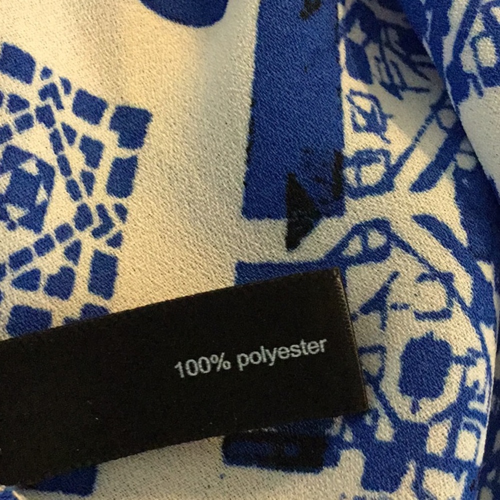 The Limited Blue and White Flowy Pull-Over Top - Picture 8 of 8